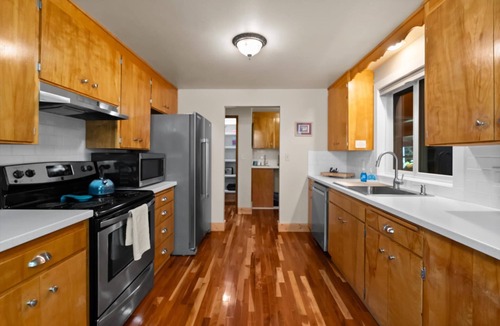 West Glacier Cabin | Roomy Cabin in West Glacier Village