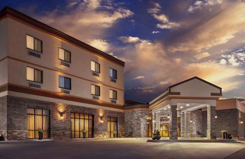 Dickinson Hotel | Roosevelt Grand Dakota SureStay Collection by Best Western