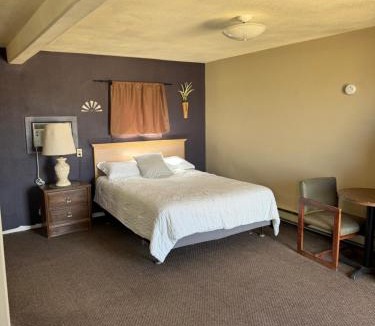 Glasgow Hotel | Rustic Lodge