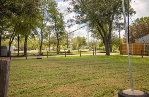 Burnet RV Rental | RV Site - Pull Through 35