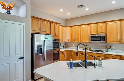 Continental Reserve House | Saguaro Sanctuary: Tucson Home w/Outdoor Oasis