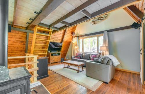 Warren House | Saltwater Hot Tub & WFH-Friendly Warren Cabin!