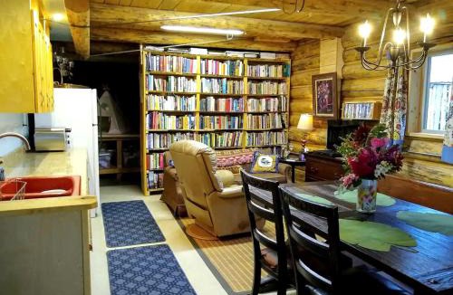 Alberton House | Sanctuary Farm Log Cabin Mountain Getaway, Alberton, MT