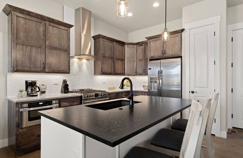 Loveland House | Scenic Mountain Retreat – Golf, Pickleball, Relax