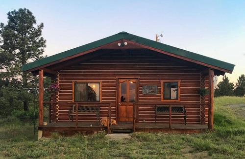 Yellowstone County Cabin | See the stars from this cozy guest cabin 30 minutes from Billings.