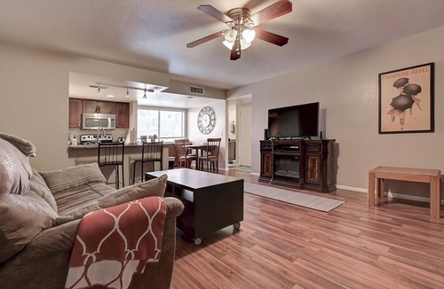 Tempe Condo | See the Valley of the Sun, Arizona State University and Tempe just a short walk.