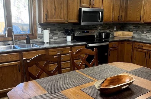 Keystone Cabin | Serene Pine-Surrounded Cabin Retreat near Mount Rushmore in South Dakota