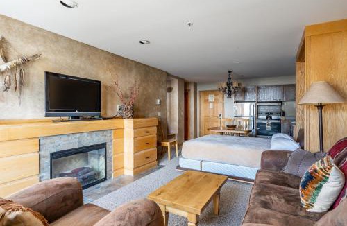 Big Sky Apartment | Shoshone 1960