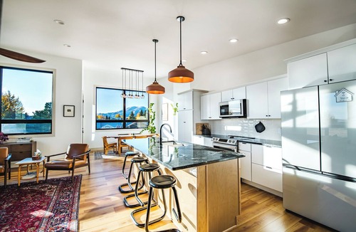 Red Lodge House | Shred Lodge - Luxurious modern home on the golf course with 180 degree viewsn