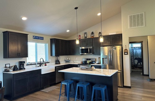 Athol House | Silverwood 1.6 miles Spacious 4-bedroom house in beautiful North Idaho