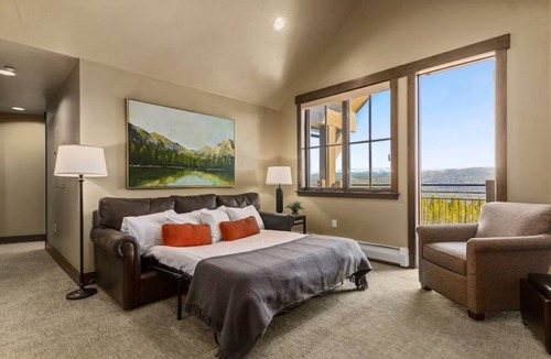 Breckenridge Hotel | Ski In/Ski Out Master at Grand Lodge on Peak 7