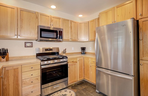 Saddle Ridge House | Ski-in/ski-out Moonlight Basin home w/private hot tub - Saddle Ridge - Iron Horse Haven Chalet