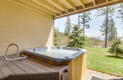 Whitefish House | Ski-InandSki-Out Whitefish Duplex with Hot Tub!