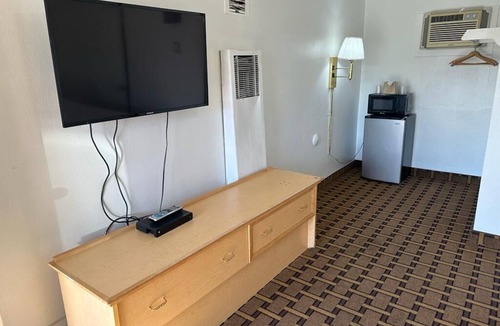 Great Falls Hotel | Ski's Western Motel