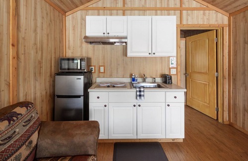 Coram Cabin | Sky Eco - Bear Den Cabin