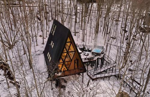 Beech Mountain House | Sky-High A Frame Retreat Hottub & EV charging