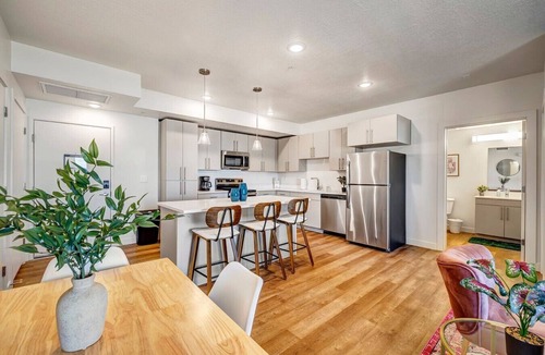 Draper Apartment | Skyline Suites Tropical 2bd 2ba