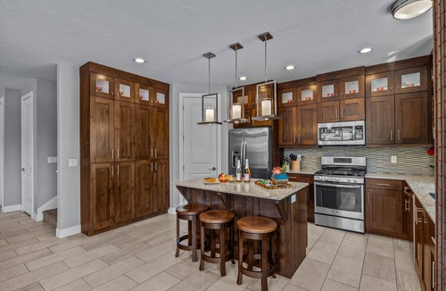 Moab House | Sleeps 46: Townies | Pool/Spa | Garage | Downtown Location | Entrada 420/424/428