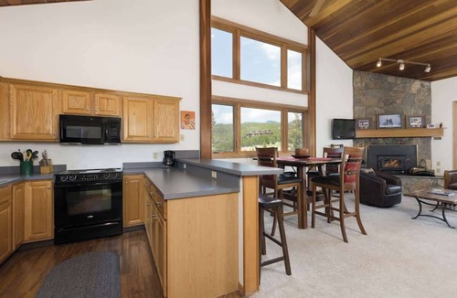 Big Sky House | Slopeside. Cozy. Comfy. Steps from the Resort.