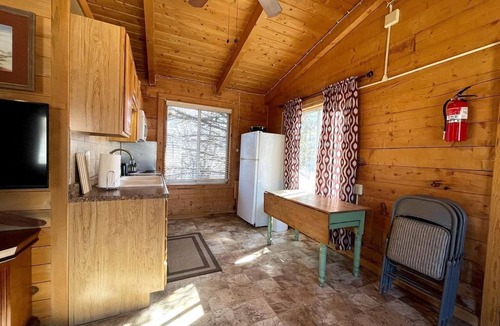 Zion National Park East Entrance Cabin | Small Group Cabin Perfect for Outdoor Activities in Mt. Carmel, Utah