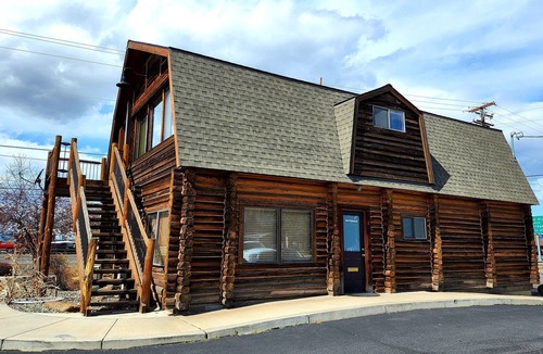 Terrebonne Cabin | Smith Rocks awaits! Located in town, convenient access to stores and restaurants