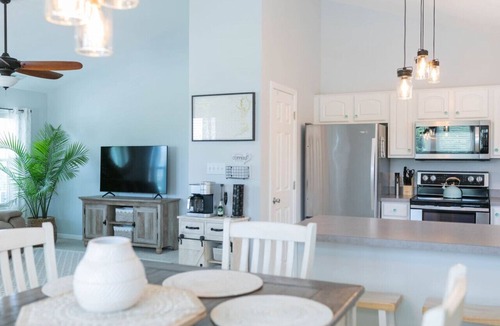 Colington Cottage | Somewhere On A Beach Private Pool Hot Tub Game Room Fire Pit