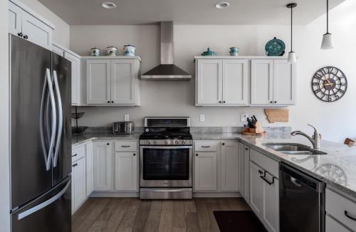 Bozeman House | Southbridge Cottage: Cozy and Modern Home