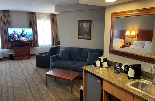 Bemidji Hotel | SouthShore Hotel on Lake Bemidji, Trademark Coll by Wyndham
