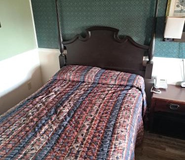 Selmer Hotel | Southwood Inn