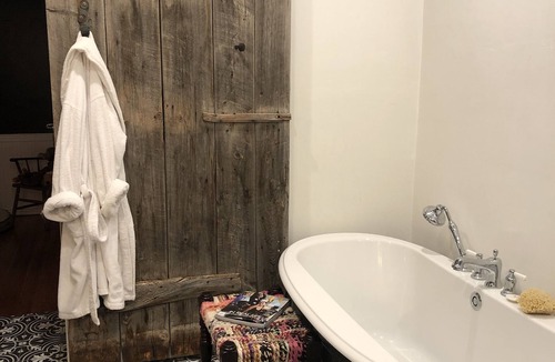 Livingston Other | Spacious 1-Bedroom Apt, Large Bath, Kitchenette in Livingston, MT Neighborhood
