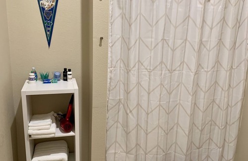 Saint Peter Apartment | Spacious 3 BR 2 Bath Sleeps 10 Downtown St. Peter