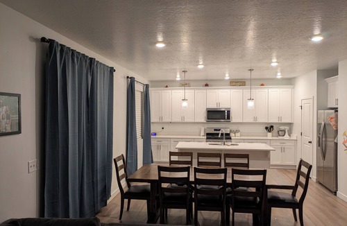 Eagle Mountain House | Spacious 3450 sq ft 5-bedroom house in beautiful Eagle Mountain!