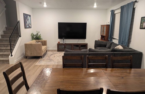 Eagle Mountain House | Spacious 3450 sq ft 5-bedroom house in beautiful Eagle Mountain!