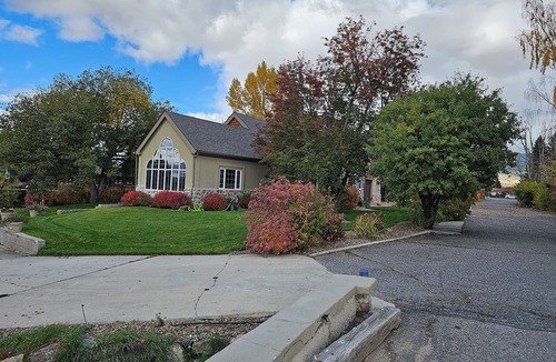 Butte House | Spacious 5 Bedroom, family-friendly home on Stunning Golf Course In Butte, MT