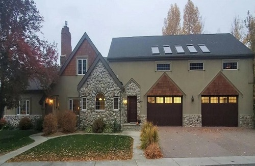Butte House | Spacious 5 Bedroom, family-friendly home on Stunning Golf Course In Butte, MT