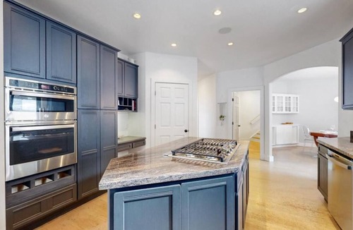 Genesse North Central House | Spacious 5-bedroom House in Scenic Golden with AC, WiFi