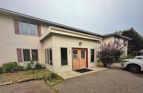 Hastings Apartment | Spacious 5-bedroom unit in 4-plex located in delightful Hastings, MN.