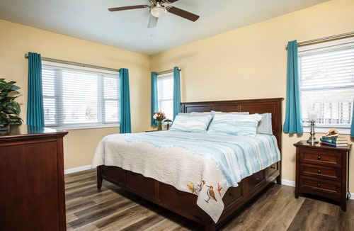 Vandalia House | Spacious and quiet 2 bedroom home at the End of the Road, near Hospital/Downtown