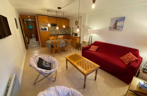 Chatel Apartment | Spacious central studio near gondola, sunny balcony