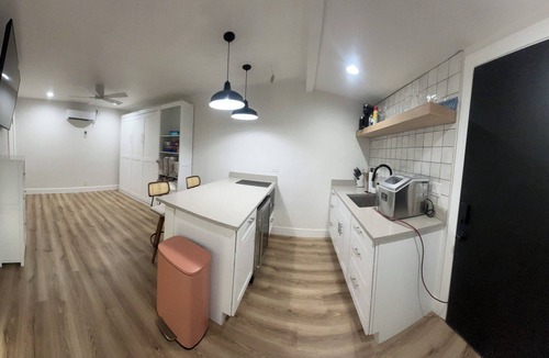 Paradise Valley Village Apartment | Spacious Guest House with Queen Bed, Fully Stocked Kitchen, Washer &Dryer, & BBQ