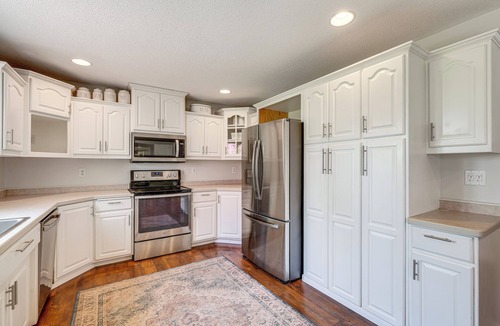 Moorhead House | Spacious Home: Private Deck | 4 Mi to Dtwn Fargo