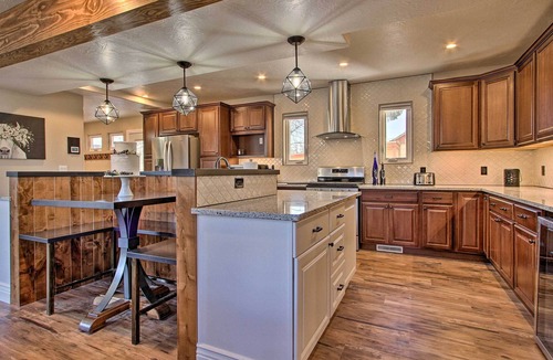 Great Falls House | Spacious Home w/ Hot Tub, ~ 3 Mi to Giant Springs!