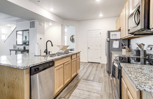 Aurora House | Spacious & Modern! New Home Near Gaylord Rockies