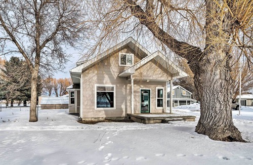 Manhattan House | Spacious Montana Getaway, 35 Mi to Bridger Bowl!