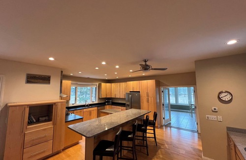 Missoula House | Spacious Mountainside Lodge on 10 acres in the outskirts of Missoula