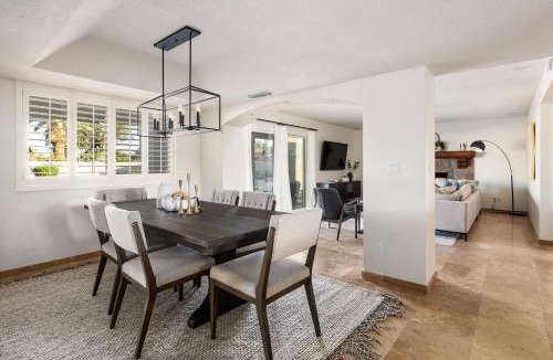 Buenavante House | Sparkling Pool Poker Table and Relaxation at Sweetwater