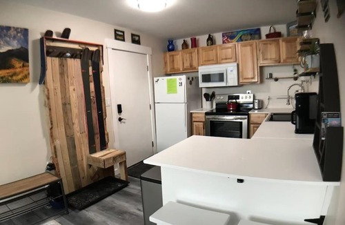 Big Sky Apartment | Sporty Mountain & Lake View 3rd Floor Studio