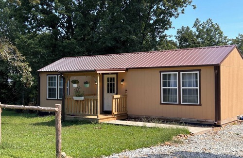 Licking Cottage | Spring Haven, Fire Pit, Pet Friendly