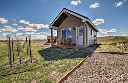 Augusta Cabin | Stargazing Cabin Near Glacier w/Loft & Fire Pit