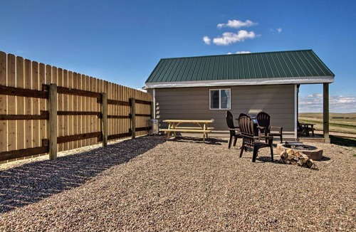 Augusta Cabin | Stargazing Cabin Near Glacier w/Loft & Fire Pit